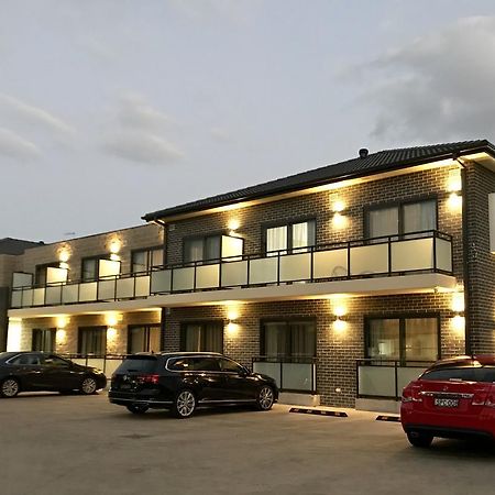 Value Suites Penrith Buitenkant foto