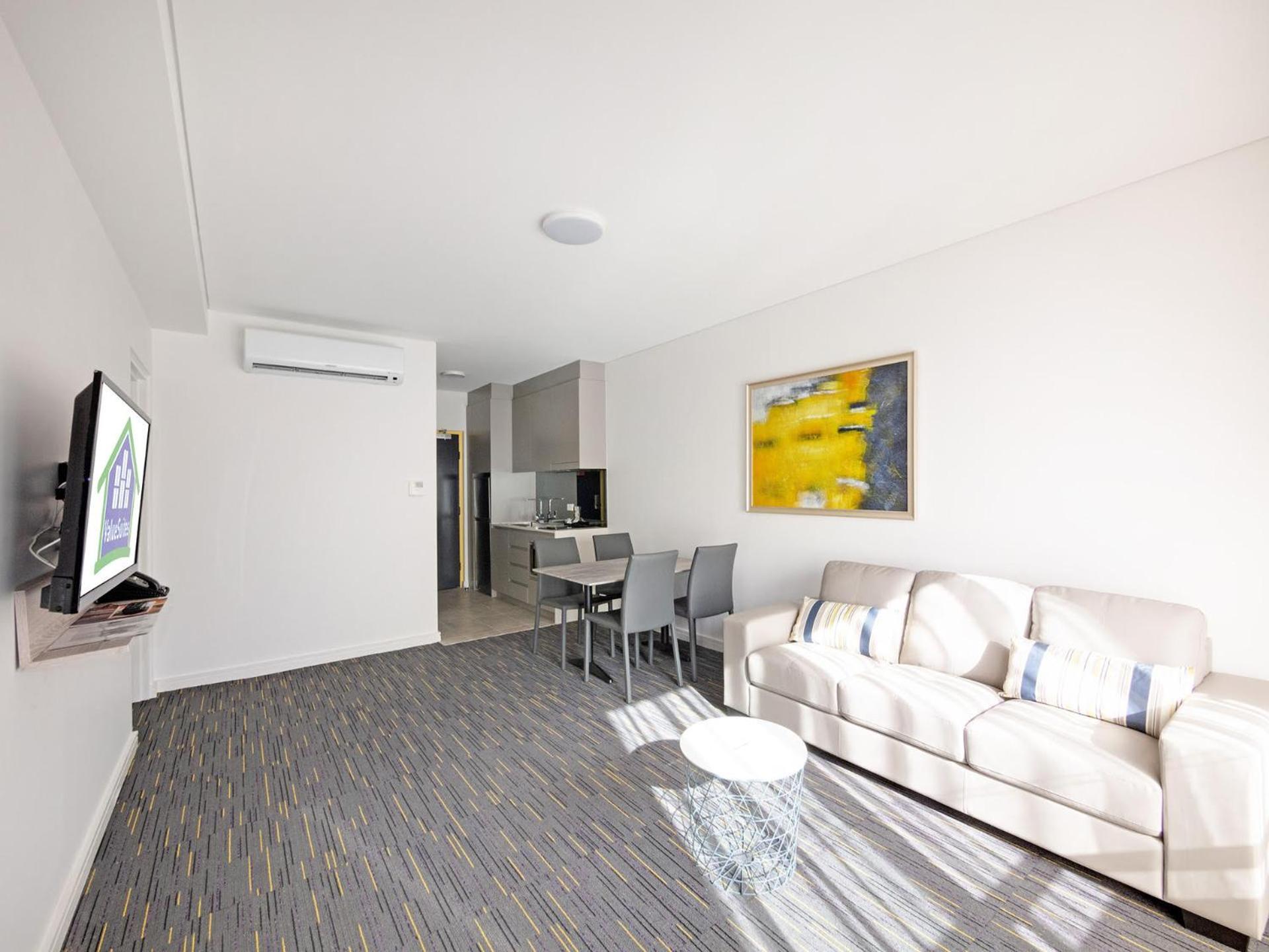 Value Suites Penrith Buitenkant foto