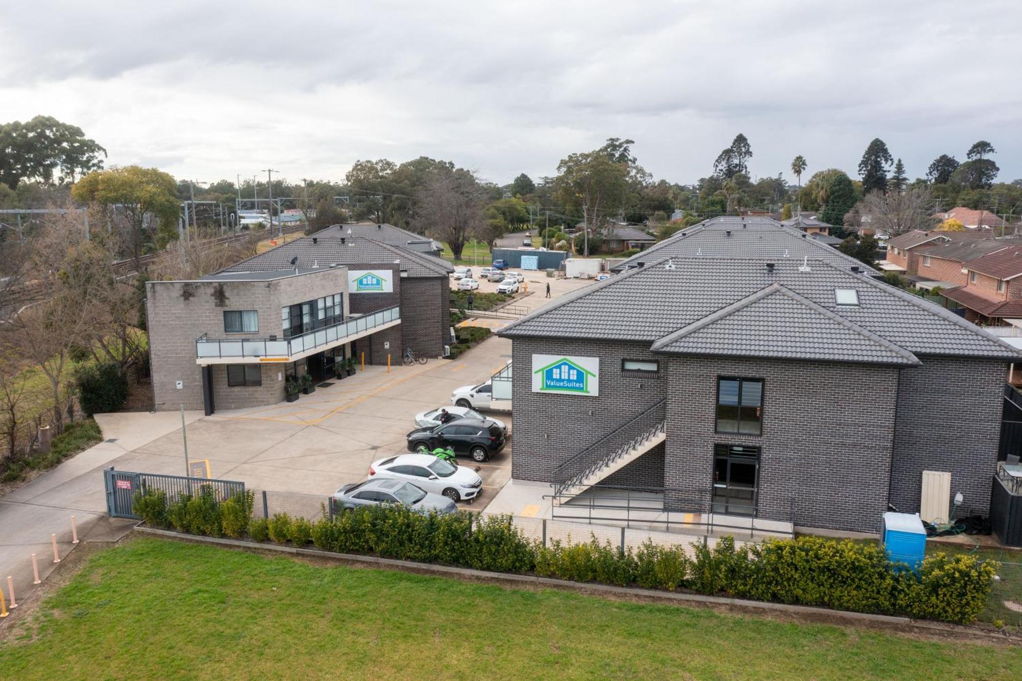 Value Suites Penrith Buitenkant foto