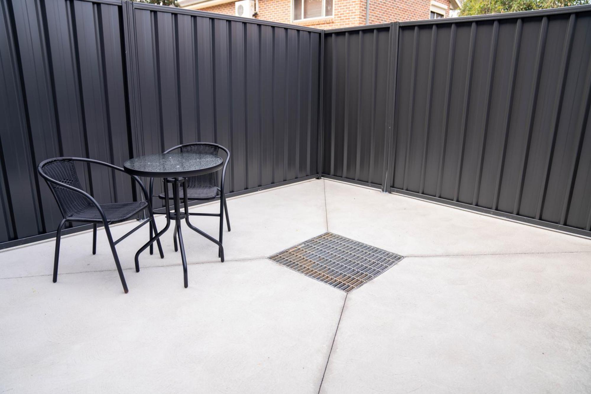Value Suites Penrith Buitenkant foto