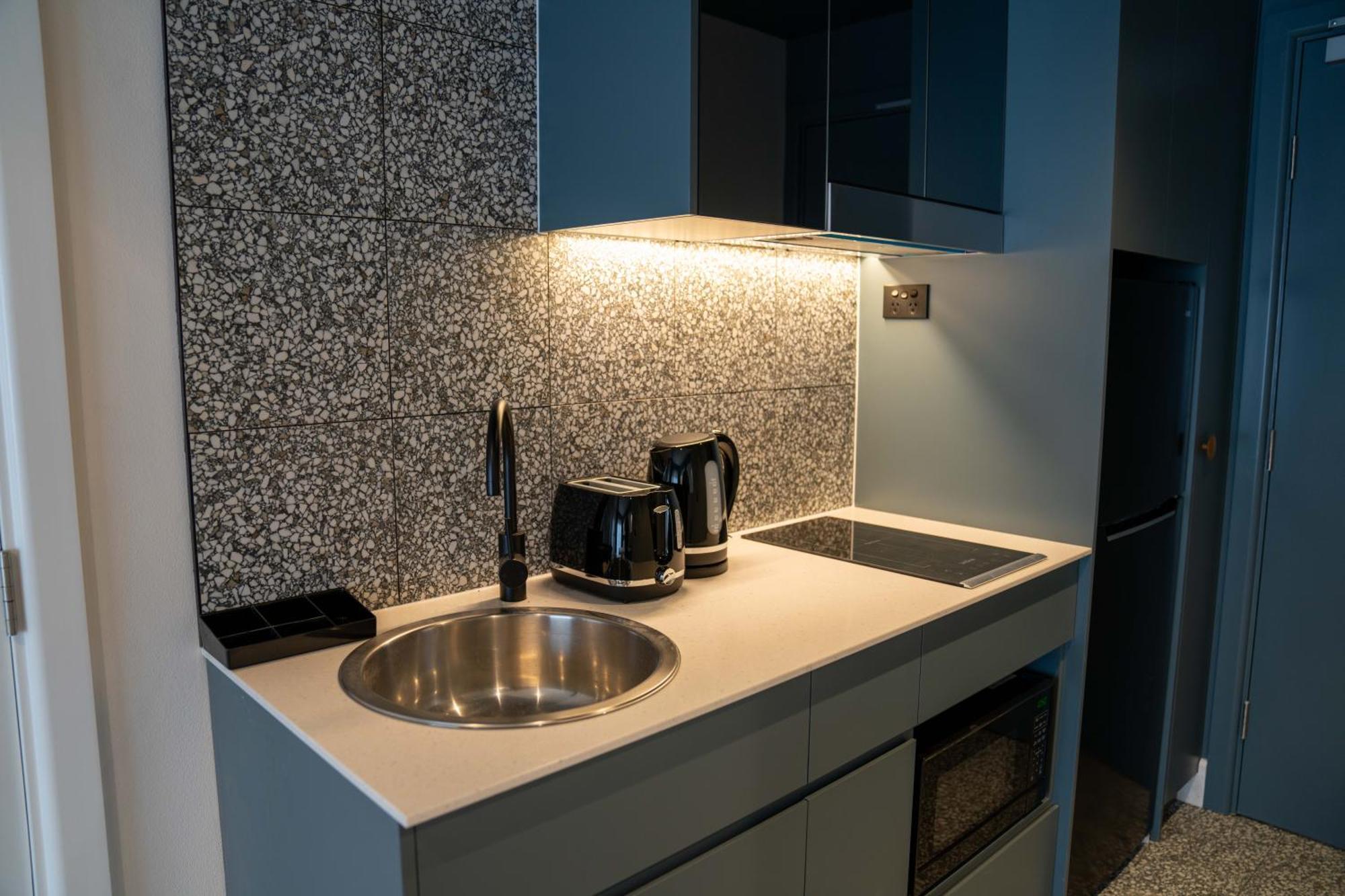 Value Suites Penrith Buitenkant foto