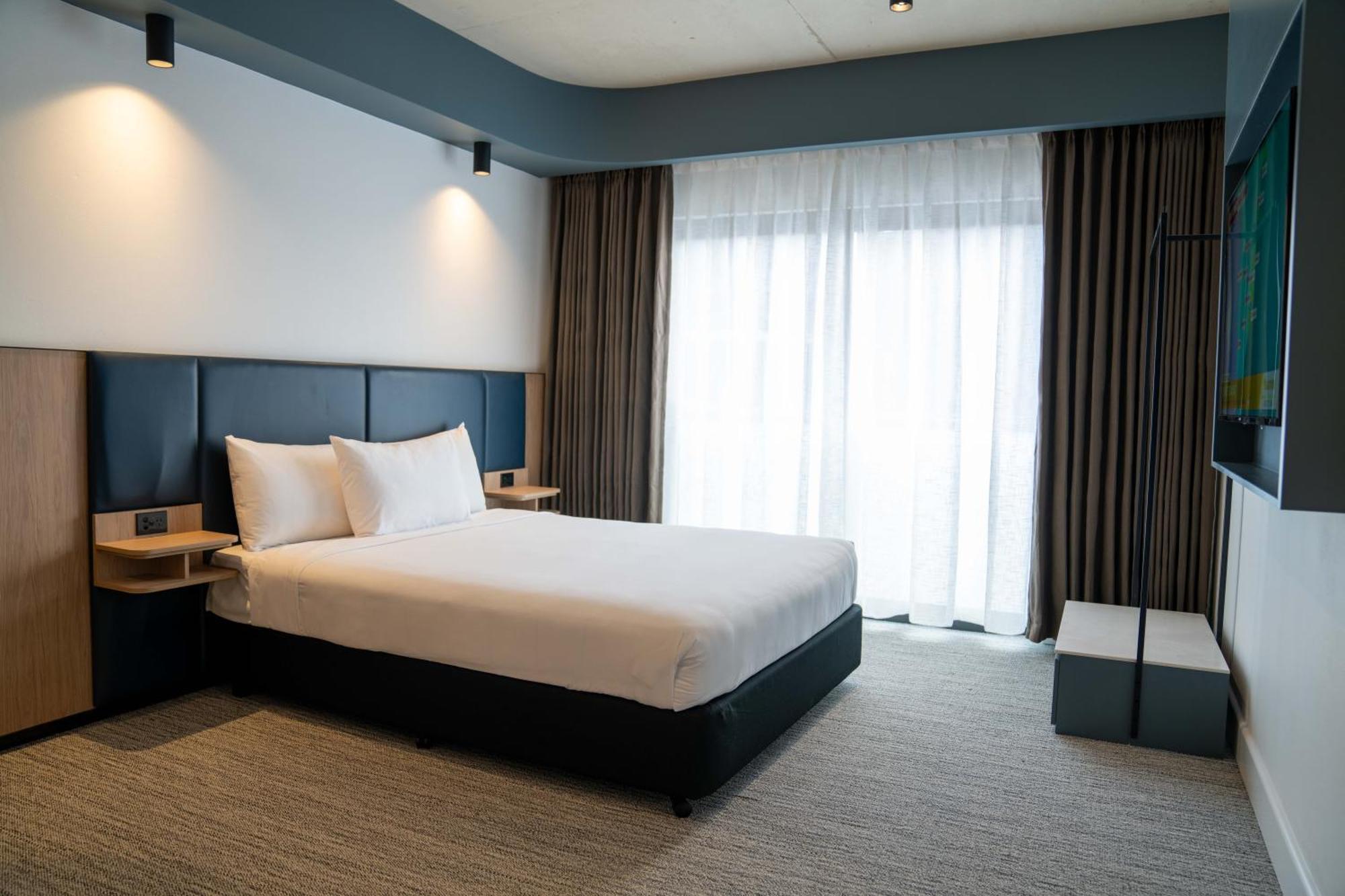 Value Suites Penrith Buitenkant foto