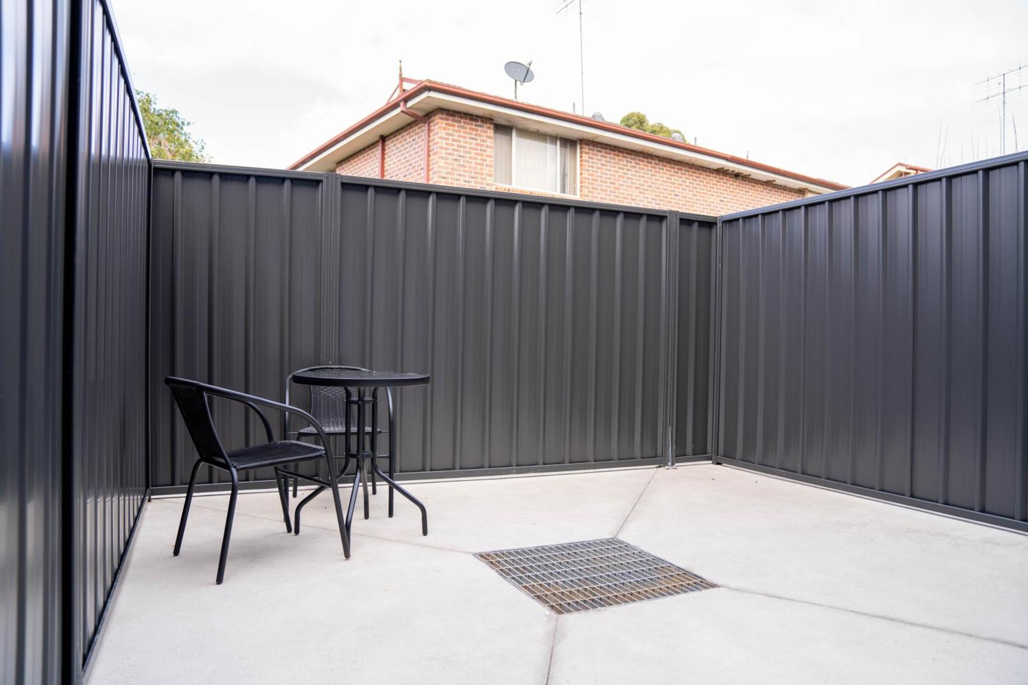 Value Suites Penrith Buitenkant foto
