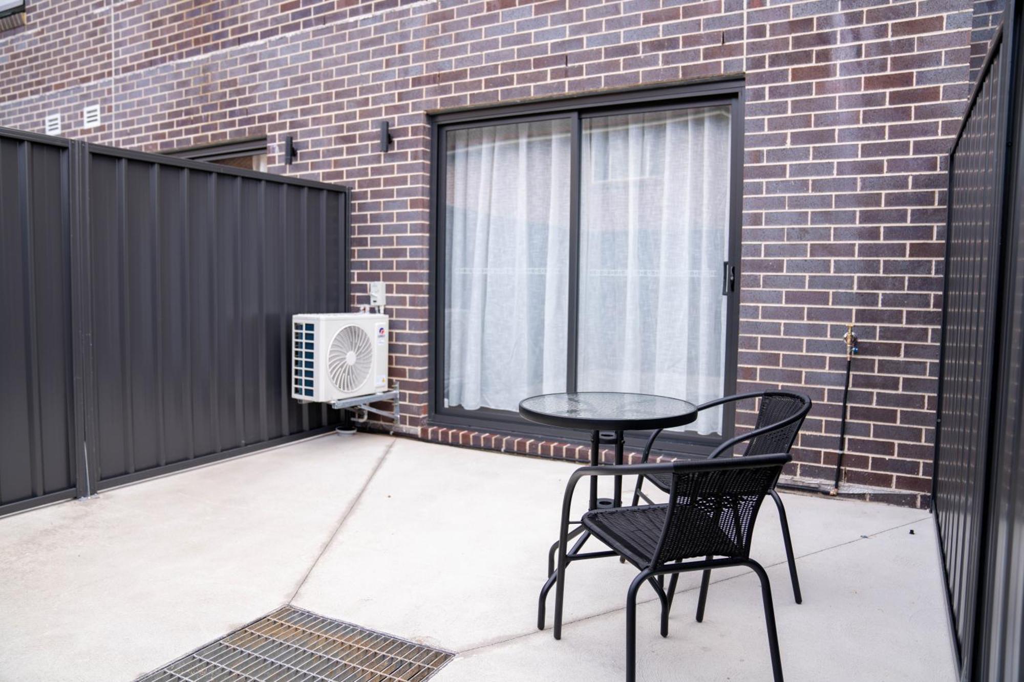 Value Suites Penrith Buitenkant foto