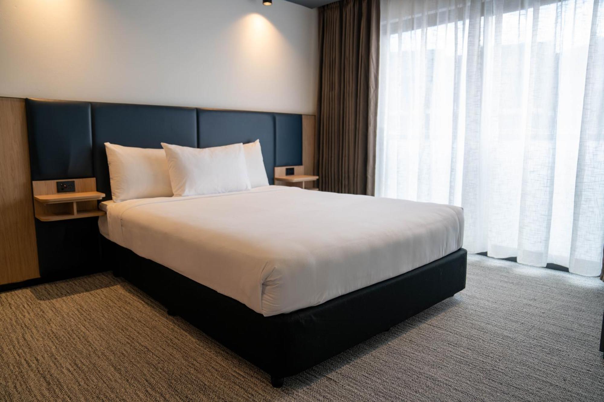 Value Suites Penrith Buitenkant foto