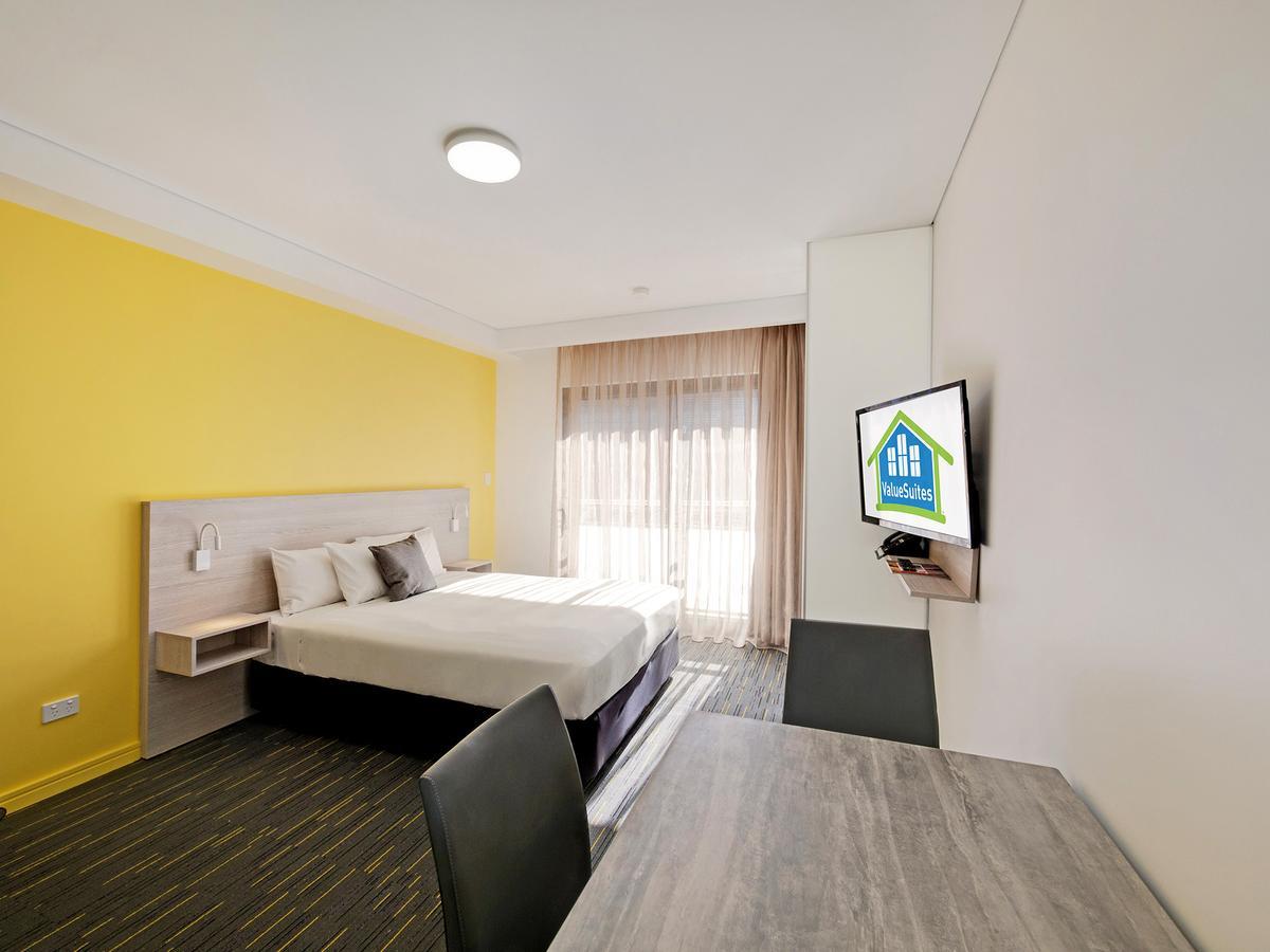 Value Suites Penrith Buitenkant foto