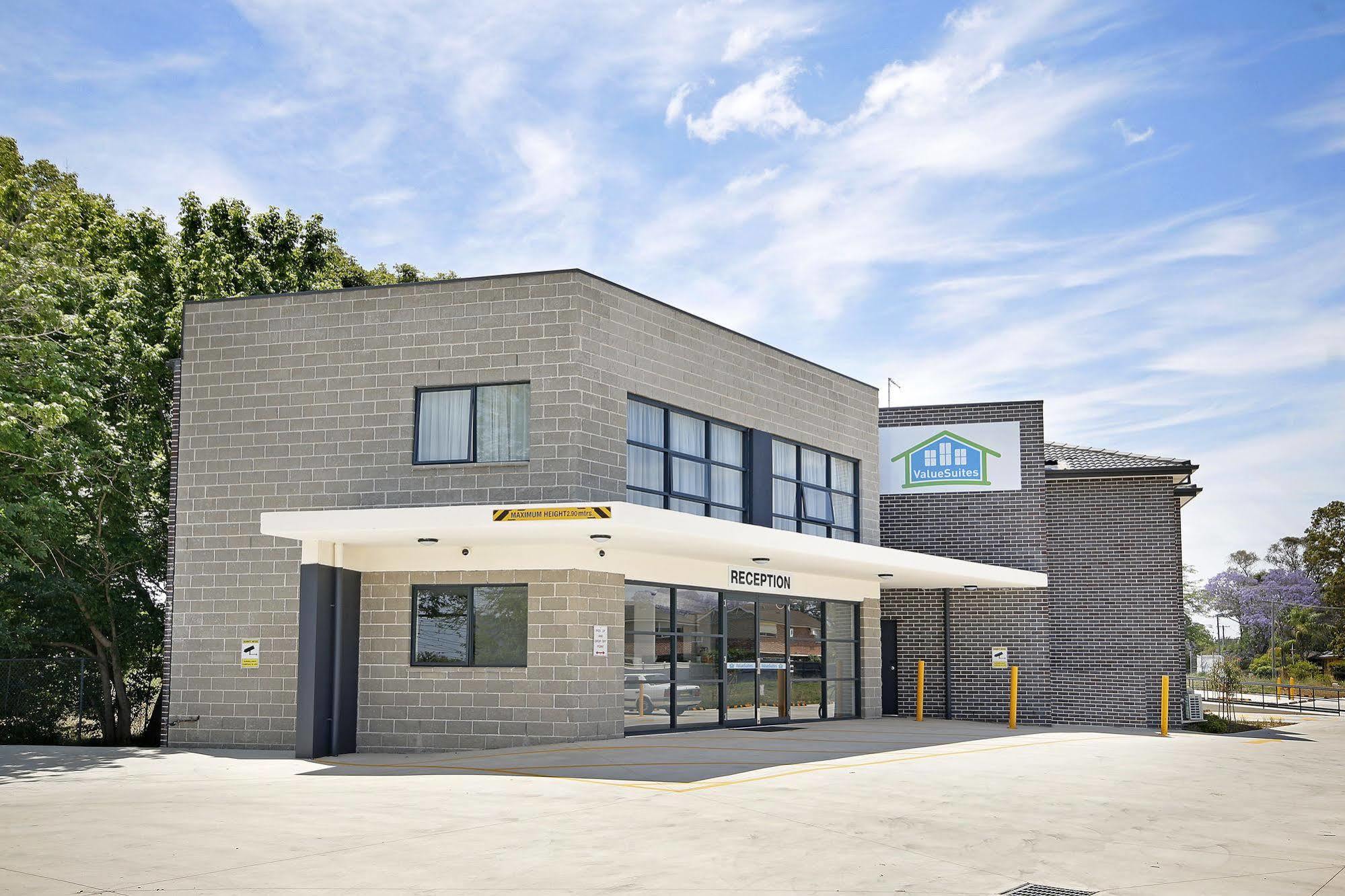 Value Suites Penrith Buitenkant foto