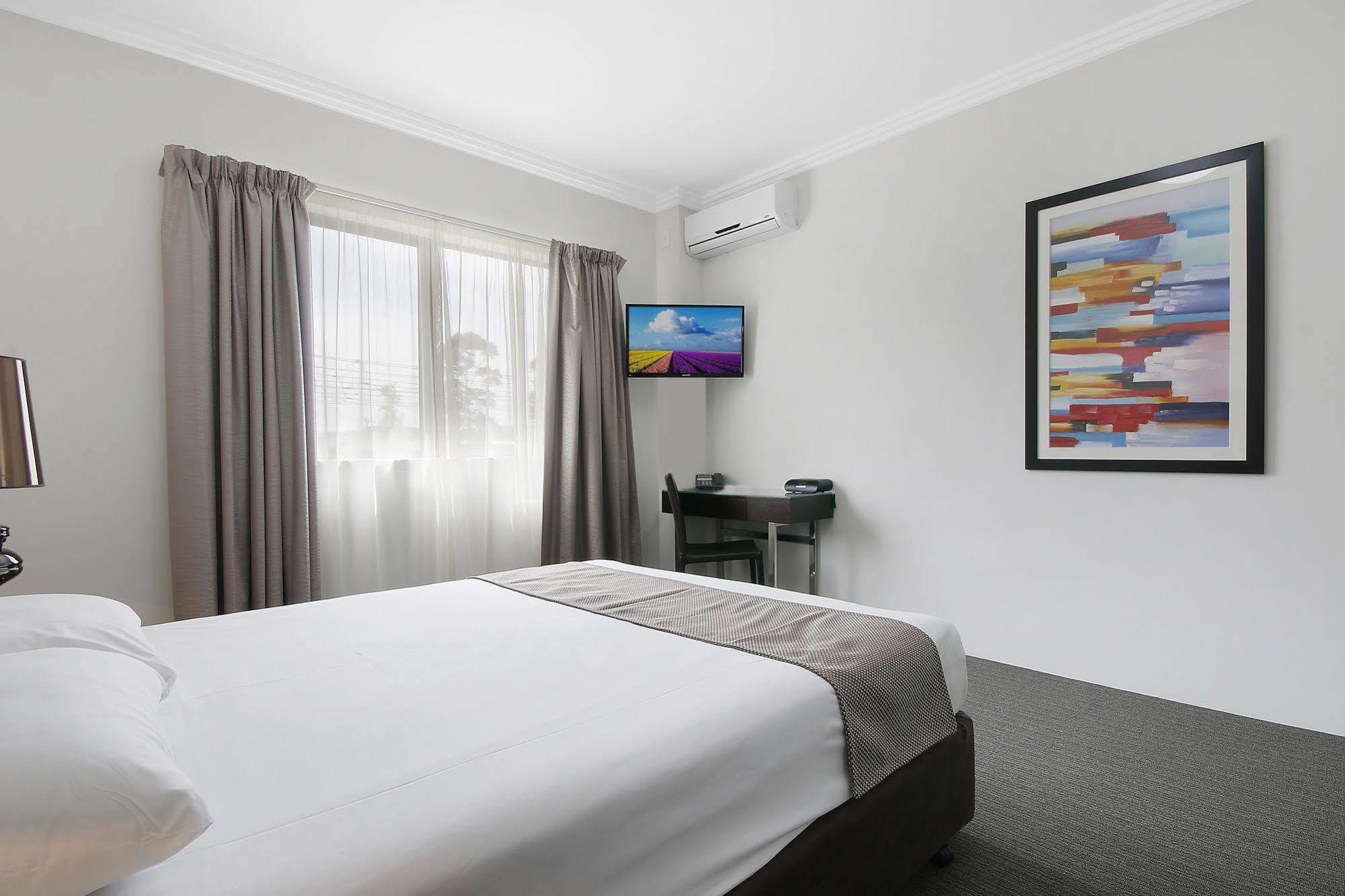 Value Suites Penrith Buitenkant foto